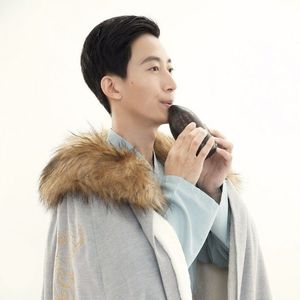 青岛老汉约2女被下药
